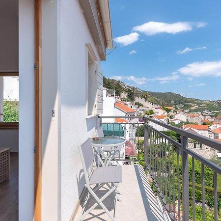 Brand New Apt W Balcony & Perfect Seaview At Center Хвар Экстерьер фото