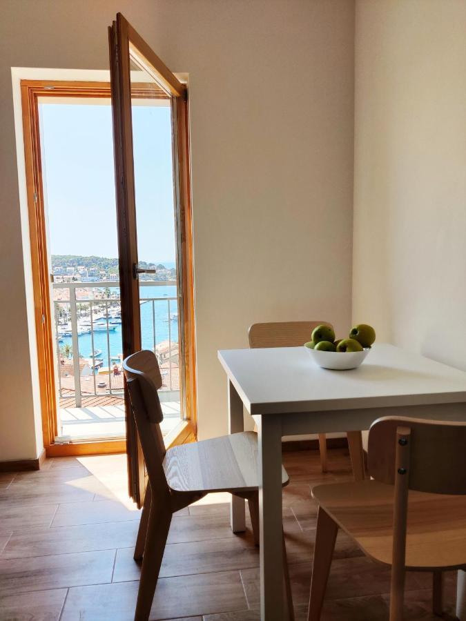 Brand New Apt W Balcony & Perfect Seaview At Center Хвар Экстерьер фото