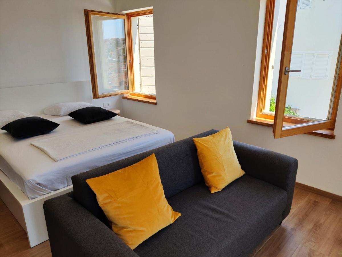 Brand New Apt W Balcony & Perfect Seaview At Center Хвар Экстерьер фото